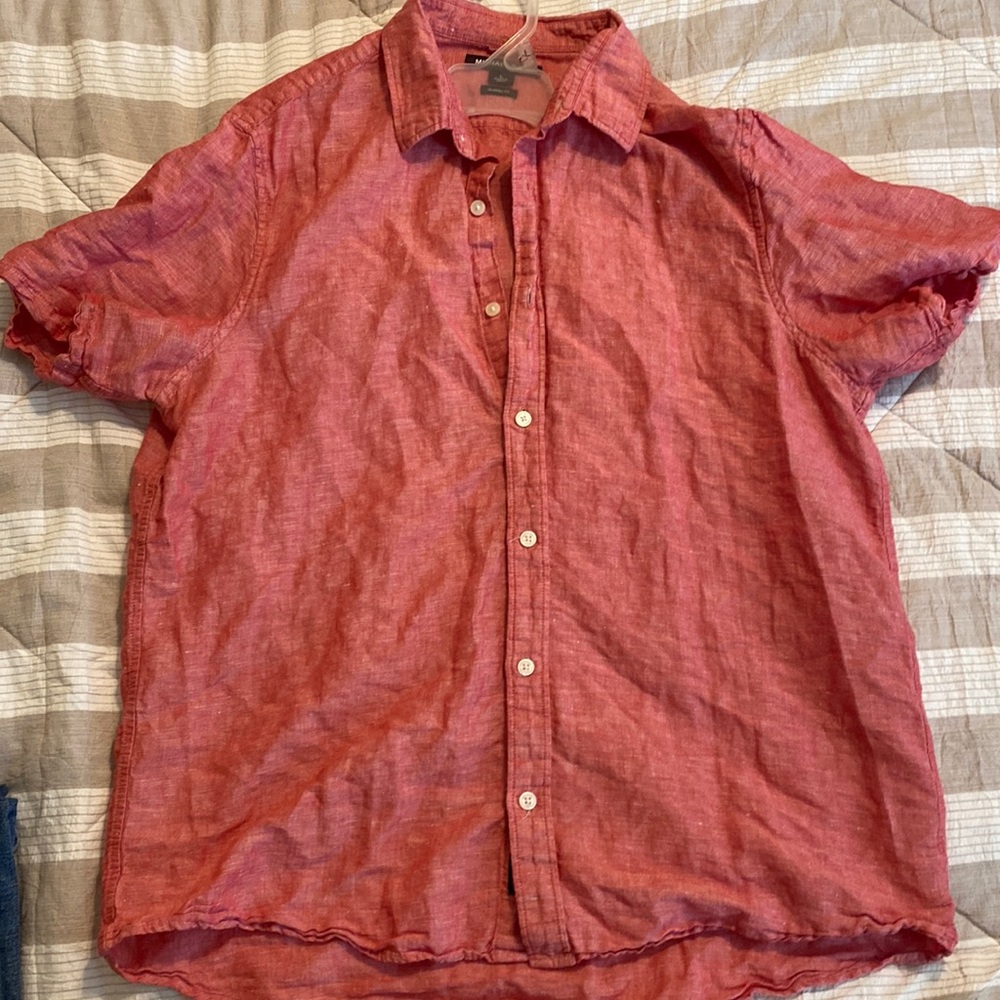 Michael kors button up mens shirt, only worn 1 time.